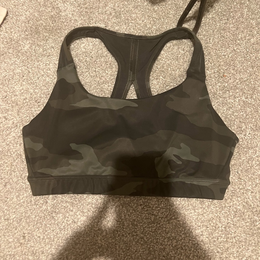 Athleta Bra, size small, worn a good amount of times just doesn’t fit anymore!